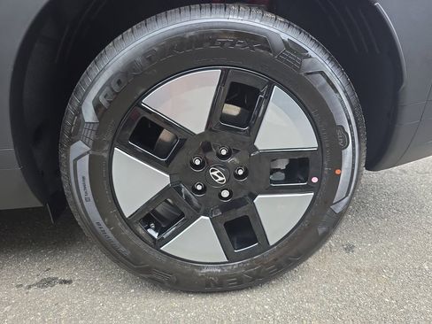 Certified 2026 Hyundai Santa Fe SEL image 33