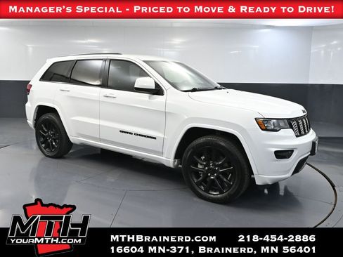 Used 2021 Jeep Grand Cherokee Laredo X AWD/4WD image 1