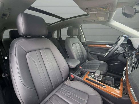 Used 2023 Audi Q5 2.0T Premium w/ Convenience Package AWD/4WD image 18