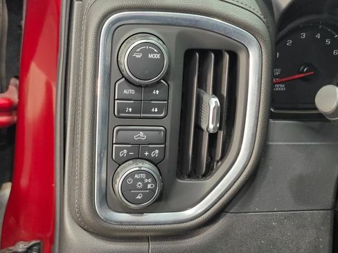 Used 2021 Chevrolet Silverado 1500 LT w/ Z71 Off-Road Package AWD/4WD image 9