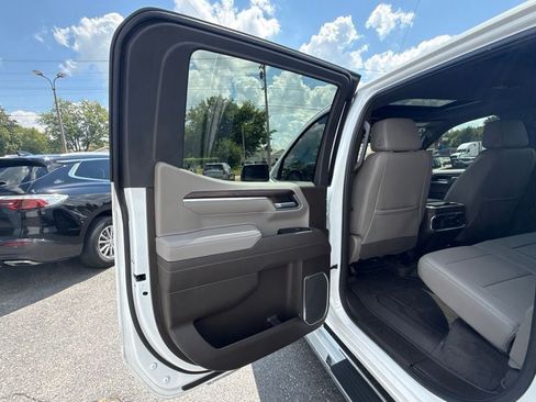 Used 2026 GMC Sierra 1500 SLT AWD/4WD image 12