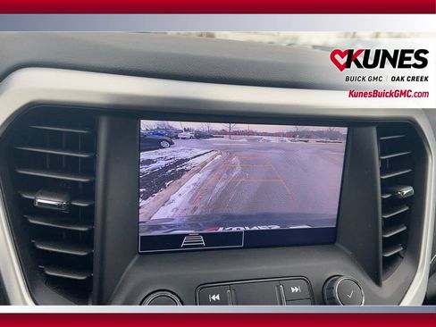 Used 2023 GMC Acadia SLE w/ Driver Convenience Package image 32