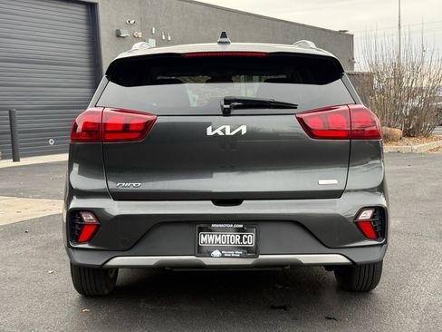 Used 2022 Kia Niro LXS image 7