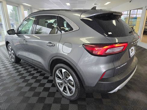 Used 2024 Ford Escape Platinum image 6