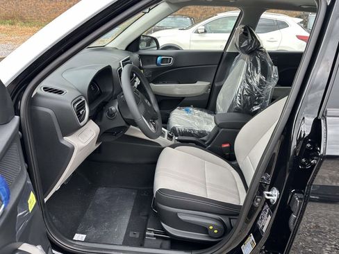 New 2026 Hyundai Venue SEL FWD image 15