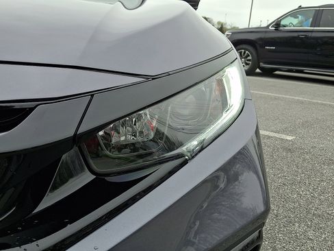 Used 2020 Honda Civic Sport image 9