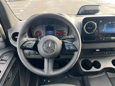 New 2025 Mercedes-Benz Sprinter 2500 image 18