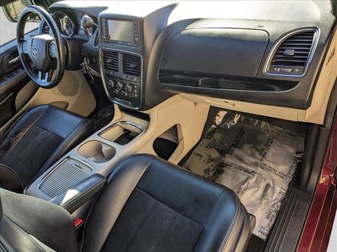 Used 2019 Dodge Grand Caravan SXT image 20