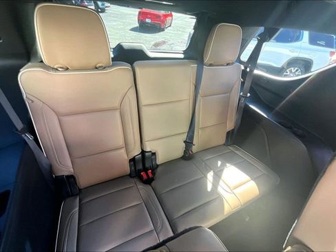 Used 2021 Chevrolet Tahoe Premier w/ Premium Package image 24