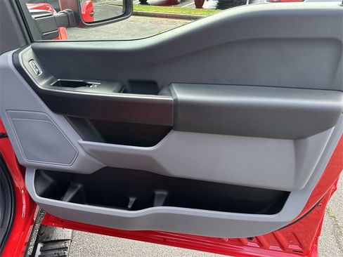 New 2025 Ford F250 XL w/ XL Chrome Package image 15