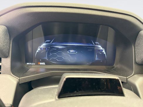 Used 2025 Ford Explorer ST-Line w/ ST-Line Street Pack image 9