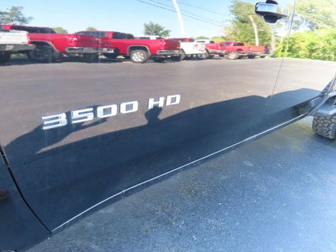 Used 2024 Chevrolet Silverado 3500 LT w/ Convenience Package AWD/4WD image 8