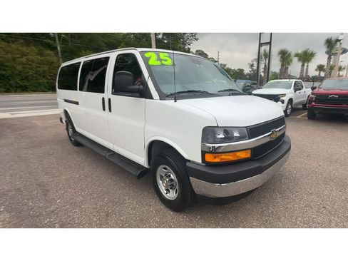 Used 2025 Chevrolet Express 3500 LT w/ LT Preferred Equipment Group RWD image 8