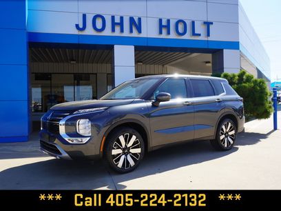 Used 2025 Mitsubishi Outlander SE