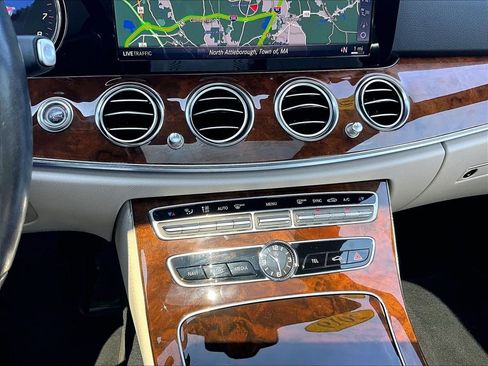 Used 2019 Mercedes-Benz E 300 4MATIC image 26