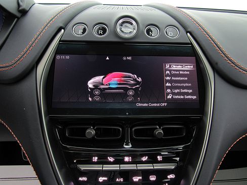 Used 2023 Aston Martin DBX AWD/4WD image 41