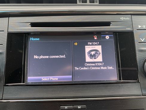 Used 2015 Toyota Avalon XLE image 24