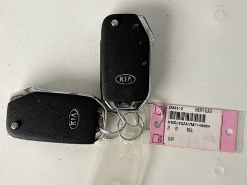 Used 2021 Kia Soul S FWD image 19