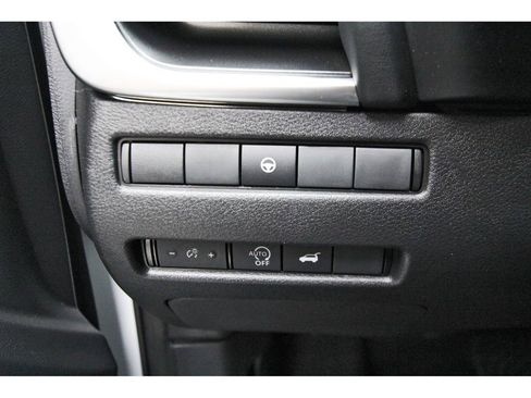 Used 2024 Nissan Rogue SV w/ SV Premium Package FWD image 22