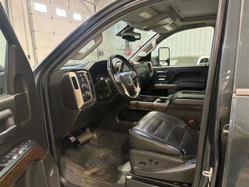 Used 2019 GMC Sierra 2500 Denali AWD/4WD image 9