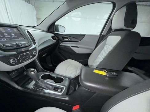 Used 2019 Chevrolet Equinox LS w/ LS Convenience Package AWD/4WD image 5