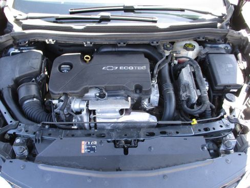 Used 2017 Chevrolet Cruze LT image 8