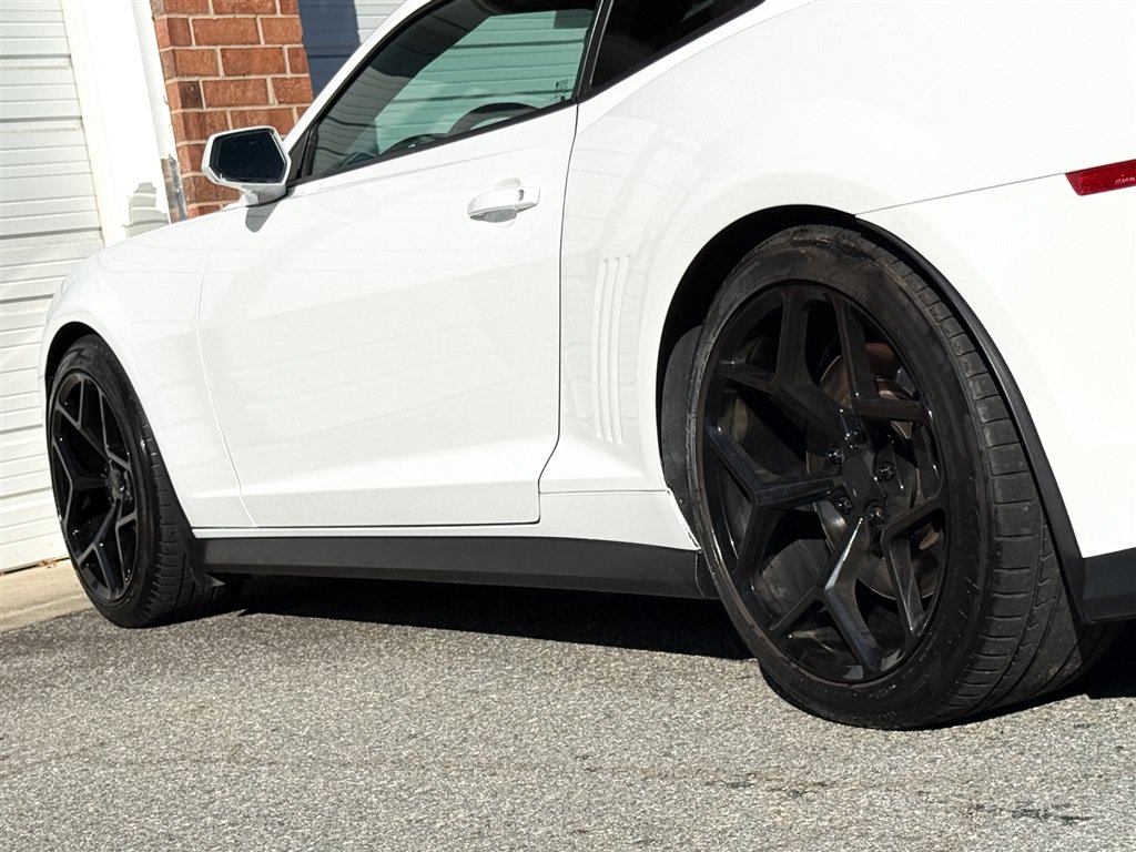 Used 2015 Chevrolet Camaro ZL1 RWD image 18