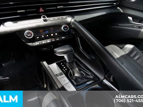 Used 2022 Hyundai Elantra Limited image 24