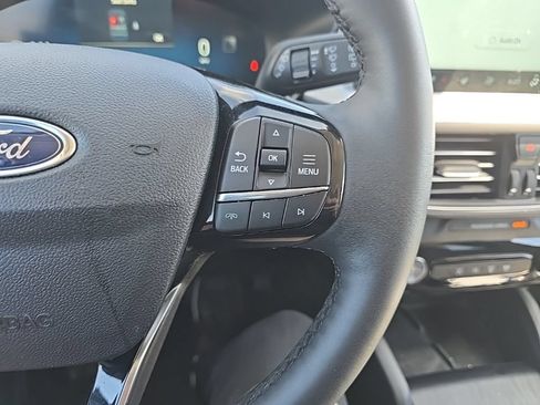 Used 2025 Ford Escape Platinum AWD/4WD image 18