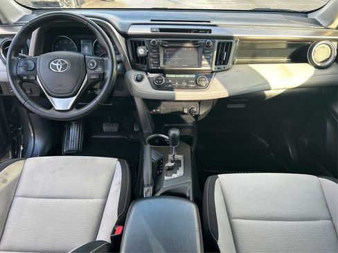 Used 2018 Toyota RAV4 XLE image 19