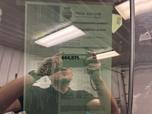 Used 2025 Ford Expedition Active image 36