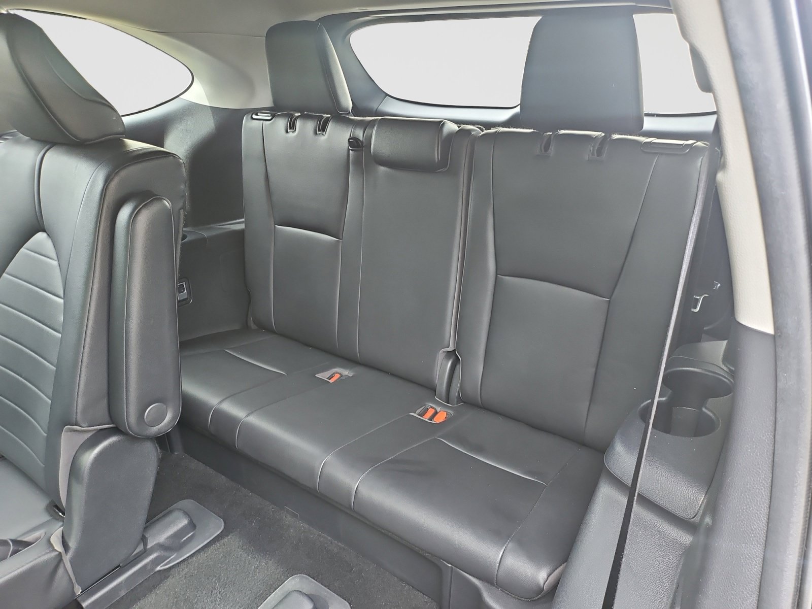 Used 2020 Toyota Highlander XLE FWD image 24