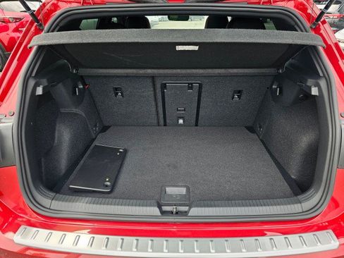 Certified 2025 Volkswagen GTI SE FWD image 17
