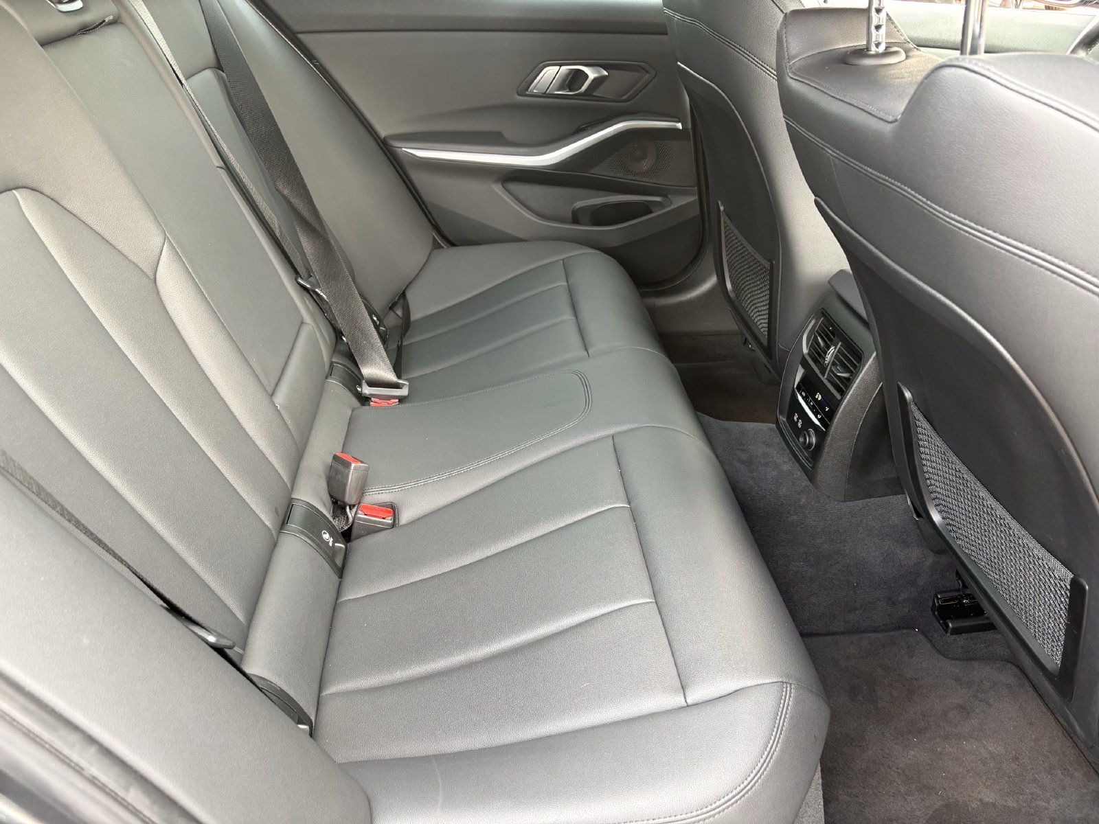 Used 2019 BMW 330i Sedan w/ Driving Assistance Package RWD image 19