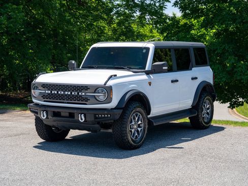 Used 2024 Ford Bronco Badlands AWD/4WD image 4