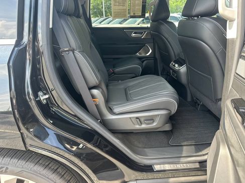 Used 2025 INFINITI QX80 Sensory AWD/4WD image 13