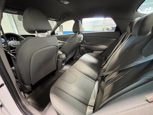 Used 2024 Hyundai Elantra SEL FWD image 15