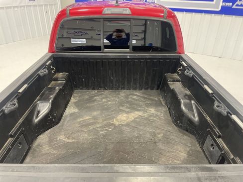 Used 2016 Toyota Tacoma TRD Off-Road image 5