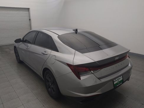 Used 2022 Hyundai Elantra SEL w/ Convenience Package FWD image 5