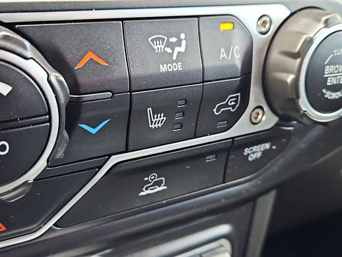 Used 2023 Jeep Wrangler Unlimited Sahara w/ Cold Weather Group AWD/4WD image 19