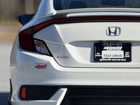 Used 2017 Honda Civic Touring image 15