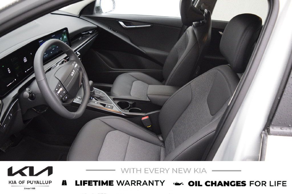 New 2027 Kia Niro LX FWD image 10