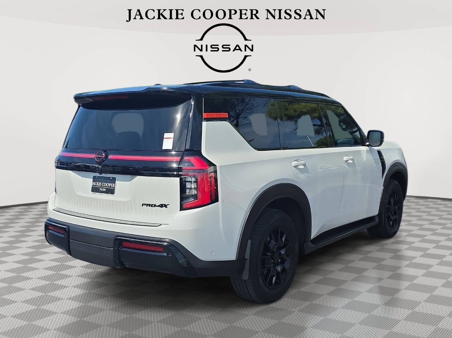 Used 2025 Nissan Armada PRO-4X AWD/4WD image 5
