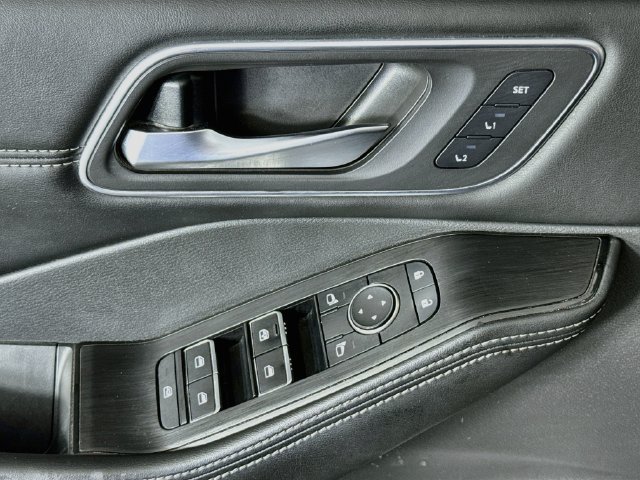 Used 2021 Nissan Rogue SL FWD image 21