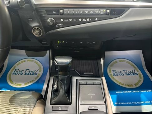 Used 2019 Lexus ES 350 w/ Accessory Package 2 FWD image 16