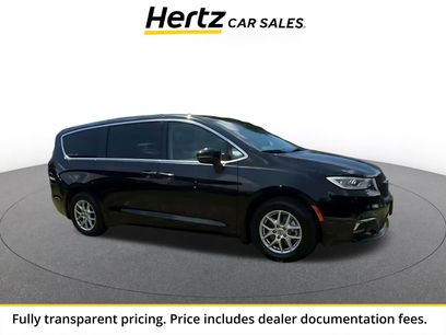 Used 2023 Chrysler Pacifica Touring-L
