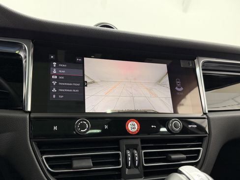 Certified 2025 Porsche Macan image 44