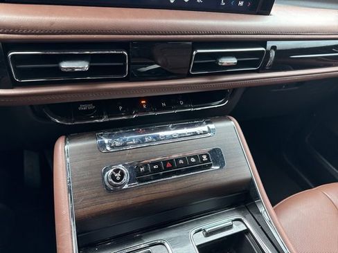 Used 2025 Lincoln Aviator Reserve w/ Jet Appearance Package image 29