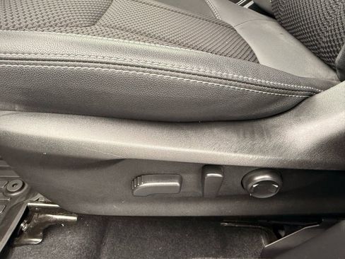 Used 2022 Subaru Forester Premium image 17