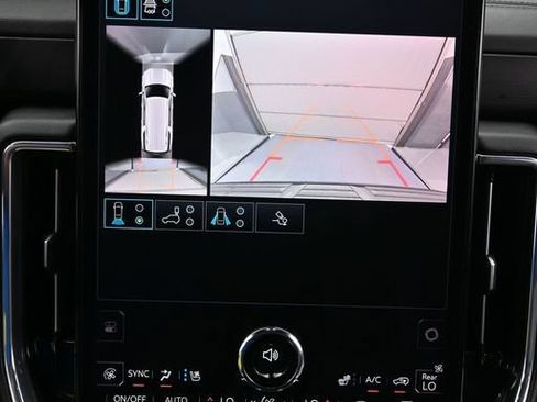 Used 2025 GMC Yukon XL Denali AWD/4WD image 21